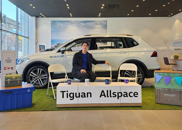 폭스바겐 대구·경북 지역 공식딜러 지엔비오토모빌은 지난 3일 국내 프로야구팀 삼성 라이온즈 구자욱 선수와 진행한 팬 사인회를 진행했다. 사진=폭스바겐.