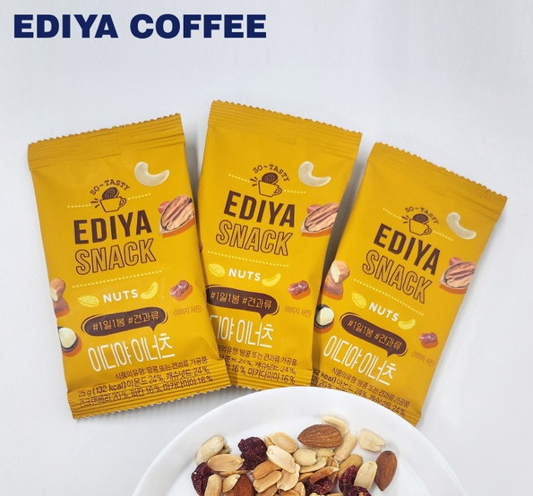 이디야커피가 출시한 견과류 이너츠의 누적 판매량이 200만개를 돌파했다. [사진=이디야커피 제공]
