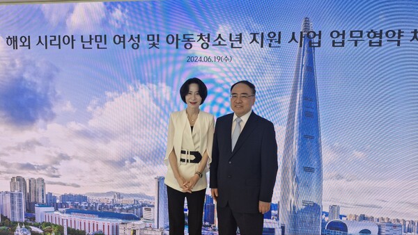 장혜선 이사장(왼쪽)과 리홉 고성준 이사장. (사진=롯데장학재단)