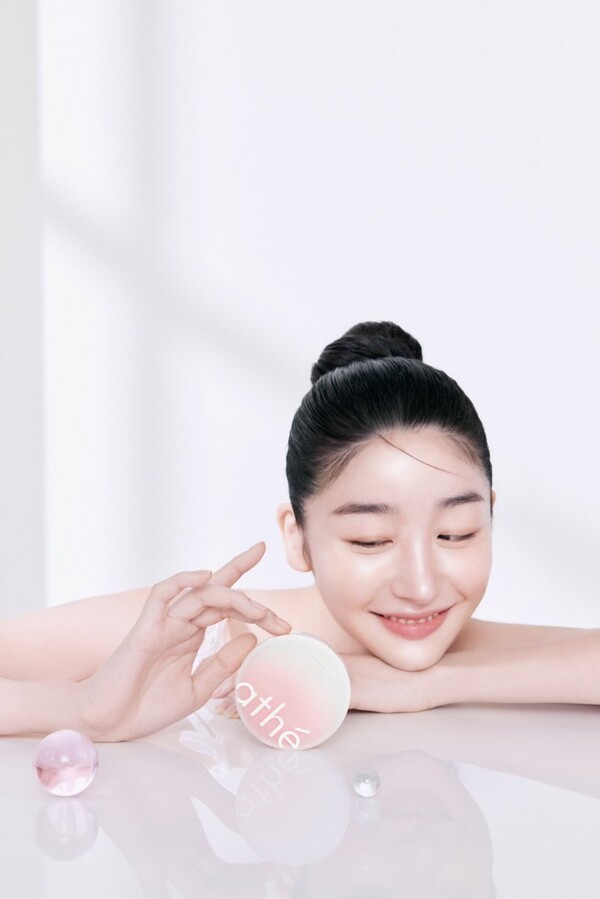 아떼 비건 릴리프 라이팅 톤업 선쿠션 (사진=LF)