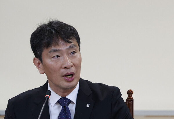 이복현 금융감독원장이 19일 오전 서울 중구 은행회관에서 열린 은행장들과 간담회에서 발언하고 있다.  [사진=연합뉴스]