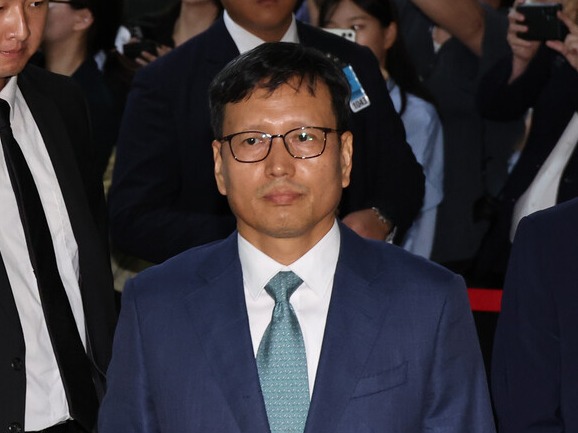 구영배 큐텐그룹 대표가 지난 30일 오전 국회 정무위원회에서 열린 '티몬·위메프 정산 및 환불 지연 사태' 관련 긴급 현안질의에 출석하고 있다. [사진=연합뉴스]