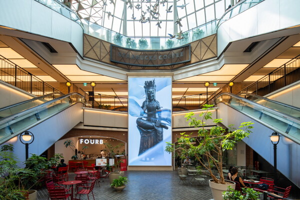 신세계가 도심 한복판에 디지털 박물관을 열고 문화유산과 예술을 색다르게 소개한다사진=신세계