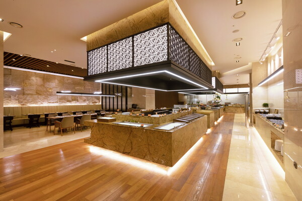 풀무원푸드앤컬처가 분당에 위치한 '스카이파크 센트럴 서울 판교' 호텔 내 뷔페 레스토랑 'The KARA(더카라)'를 새단장해 오픈했다. (사진=풀무원)