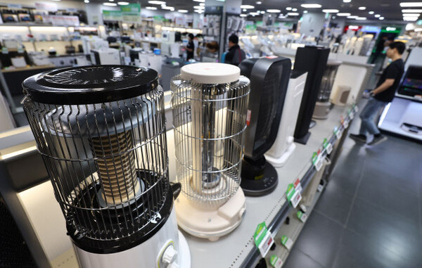 서울 시내 한 대형마트 가전매장에 난방기구가 진열돼 있다. (사진=연합뉴스)