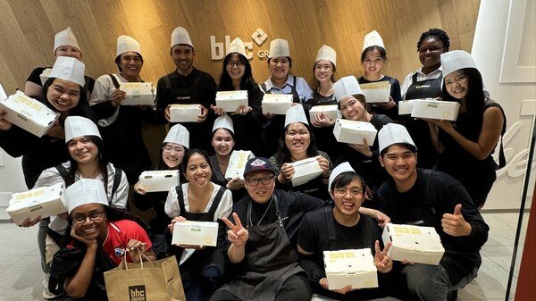 bhc 치킨이 고객 참여형 체험 프로그램 'bhc 뿌링뿌링 쿠킹클래스를 성황리에 진행중이다. (사진=bhc 치킨)