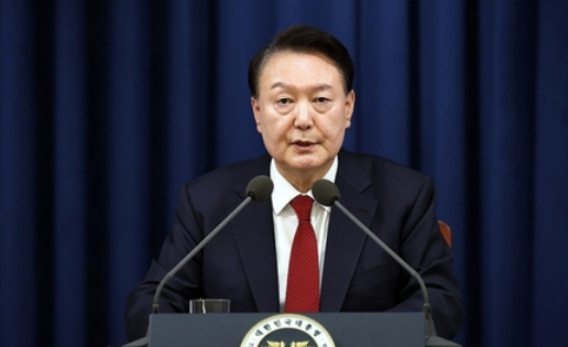  윤석열 대통령이 3일 밤 서울 용산 대통령실 청사에서 긴급 대국민 특별 담화를 하고 있다. 사진=연합뉴스.