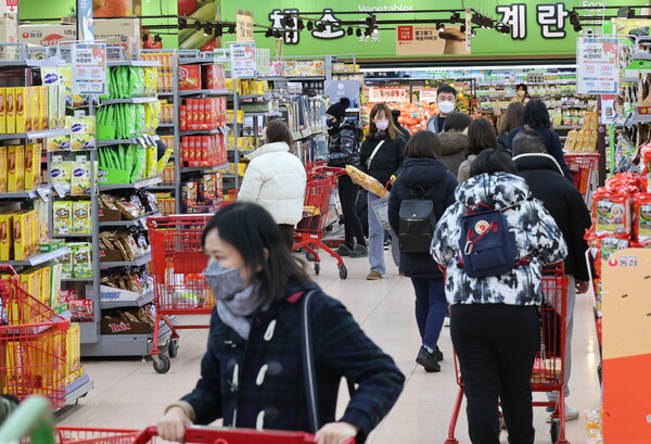 1월 소비자물가가 불안정한 국제유가와 원/달러 환율로 인해 석달째 상승세를 기록하고 있다. 사진=연합뉴스