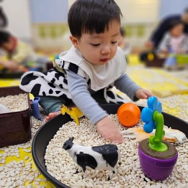 홈플러스 문화센터 여름강좌 '한솔표현나라' 수업 장면. (사진=홈플러스)