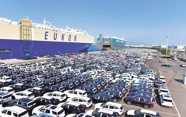 현대차 울산공장의 수출 대기 차량들. 사진=현대자동차