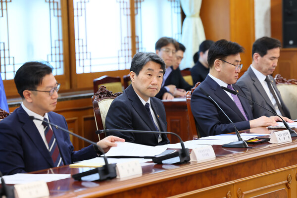 이주호 대통령 권한대행 부총리 겸 교육부 장관이 2일 정부서울청사에서 국무위원 간담회를 하고 있다. 사진=연합뉴스