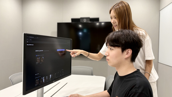 CJ AI실 직원들이 밀스톤 큐를 활용해 테스트 영상을 편집하고 있다.(사진=CJ그룹)