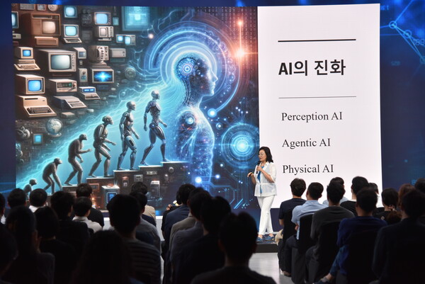 박영선 전 중기부장관이 AI 강연을 하고 있다. (사진=홈앤쇼핑)