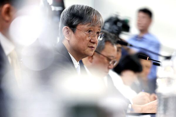 이찬진 금융감독원장이 지난달 은행장 간담회에서 모두발언 하는 모습. 사진=연합뉴스