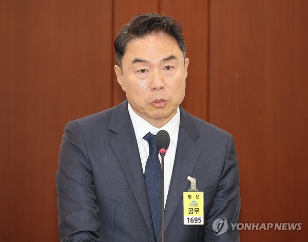 정지영 현대백화점 대표이사가 21일 서울 여의도 국회에서 열린 보건복지위원회 국정감사에 출석해 의원 질의에 답변하고 있다. (사진=연합뉴스)