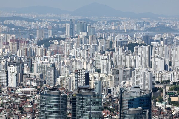 남산에서 바라본 서울 시내 아파트 단지들 모습. 사진=연합뉴스