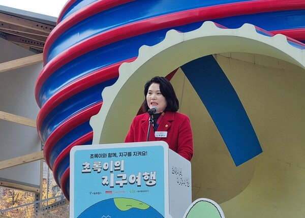 자원순환한마당 축사를 하는 박춘선 부위원장. 제공=서울시의회