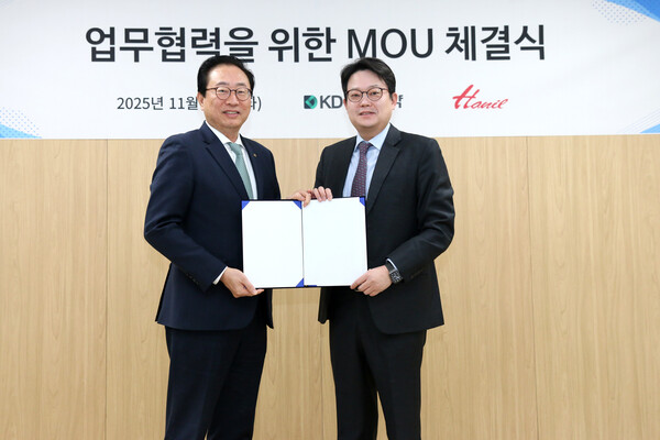 (왼쪽부터) 강재성 한일전기 대표, 김경훈 경동제약 대표