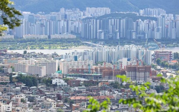 남산에서 바라본 서울 시내 아파트 단지들 모습. 사진=연합뉴스
