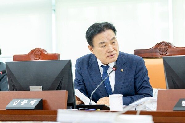 경기도의회 도시환경위원회 김종배 의원(더불어민주당, 시흥4).