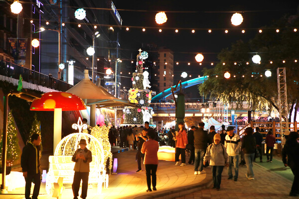 지난해 2024 관악별빛산책이 개최된 별빛내린천 전경. 제공=관악구청