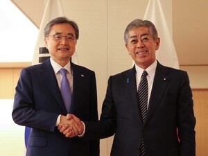 "실용 외교 기반" <b>조현</b>, 이시바 총리에 안부 전하며 <b>한일</b> 협력 강조