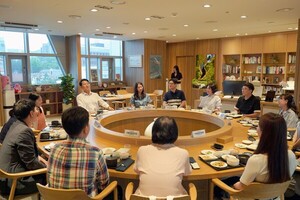 <b>오세훈 서울시장</b>, <b>서울</b> 대표<b>정책</b> 담당 직원들과 오찬
