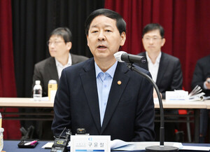 구윤철 부총리 "부유층이 상속세 부담에 韓 떠난다는 것은 가짜뉴스" - 뉴스 썸네일 이미지