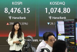 [주간 거래소 외국인] SK하이닉스 삼성전자 팔고 방산 샀다... 자금 대이... - 뉴스 썸네일 이미지