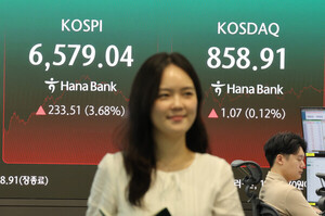 코스피, 외국인 매수에 6570선 회복...삼성전자 6%·SK하이닉스 5%대 상승 - 뉴스 썸네일 이미지