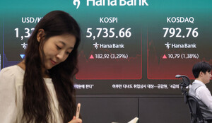 코스피, 삼성전자·SK하이닉스 5%대 강세에 5730선 회복...코스닥도 상승 - 뉴스 썸네일 이미지